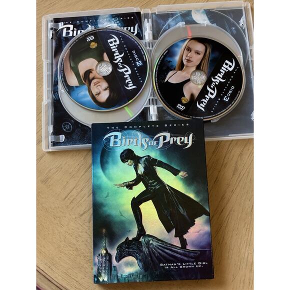 BIRDS OF PREY THE COMPLETE SERIES DVD Batman Catwoman Little Girl Heroes Y2K - Picture 7 of 8